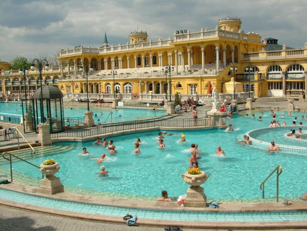 Heroes' Residence Budapest Eksteriør bilde